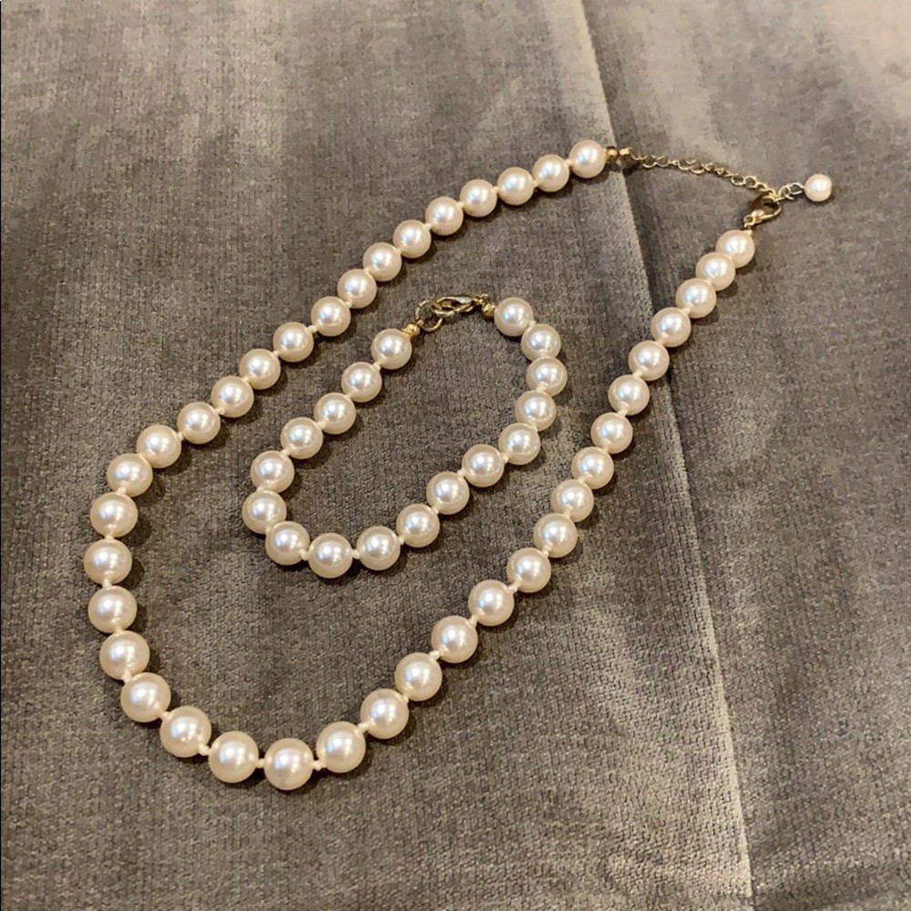 Pearl Necklace and Bracelet - costume